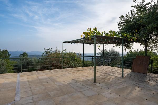 Saint-Cézaire-sur-Siagne (06530) VUE PANORAMIQUE & CHARME AUTHENTIQUE – SAINT-CÉZAIRE-SUR-SIAGNE
