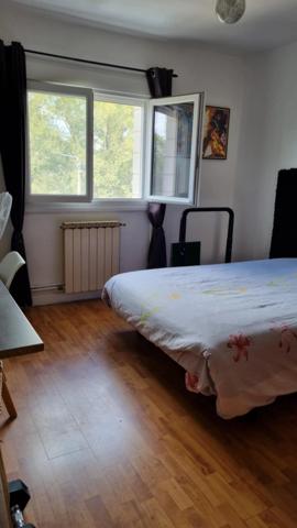 BRIVE - GRANDE MAISON COMPOSEE DE 2 LOGEMENTS