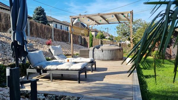 BRIVE - GRANDE MAISON COMPOSEE DE 2 LOGEMENTS