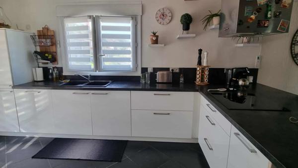 BRIVE - GRANDE MAISON COMPOSEE DE 2 LOGEMENTS