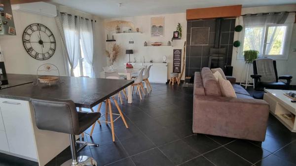 BRIVE - GRANDE MAISON COMPOSEE DE 2 LOGEMENTS