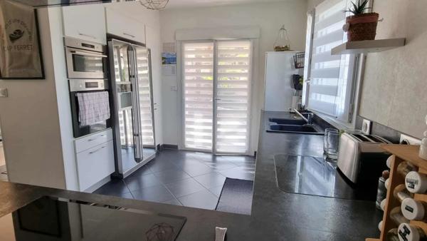 BRIVE - GRANDE MAISON COMPOSEE DE 2 LOGEMENTS