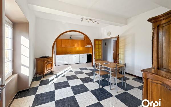 Maison à vendre    7 pièces • 197,96 m2 Le Luc