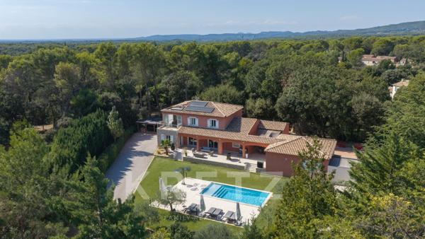 AIX-EN-PROVENCE. VILLA RÉNOVÉE DE 254 M², 5 CHAMBRES, PISCINE, SALLE CINEMA