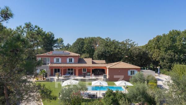 AIX-EN-PROVENCE. VILLA RÉNOVÉE DE 254 M², 5 CHAMBRES, PISCINE, SALLE CINEMA