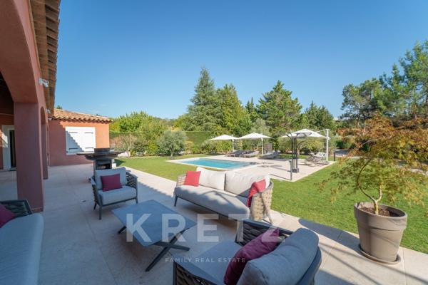 AIX-EN-PROVENCE. VILLA RÉNOVÉE DE 254 M², 5 CHAMBRES, PISCINE, SALLE CINEMA