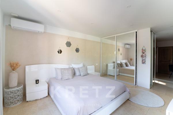 AIX-EN-PROVENCE. VILLA RÉNOVÉE DE 254 M², 5 CHAMBRES, PISCINE, SALLE CINEMA