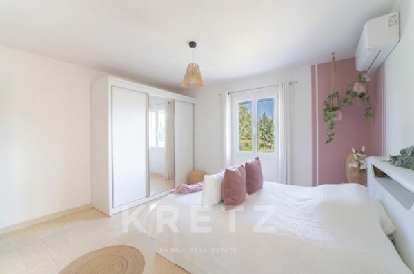 AIX-EN-PROVENCE. VILLA RÉNOVÉE DE 254 M², 5 CHAMBRES, PISCINE, SALLE CINEMA