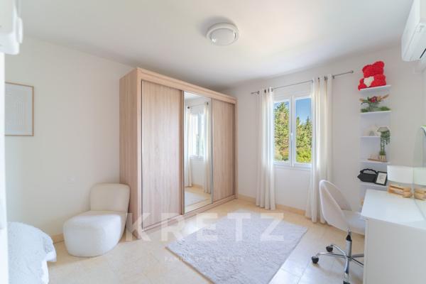 AIX-EN-PROVENCE. VILLA RÉNOVÉE DE 254 M², 5 CHAMBRES, PISCINE, SALLE CINEMA