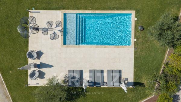 AIX-EN-PROVENCE. VILLA RÉNOVÉE DE 254 M², 5 CHAMBRES, PISCINE, SALLE CINEMA