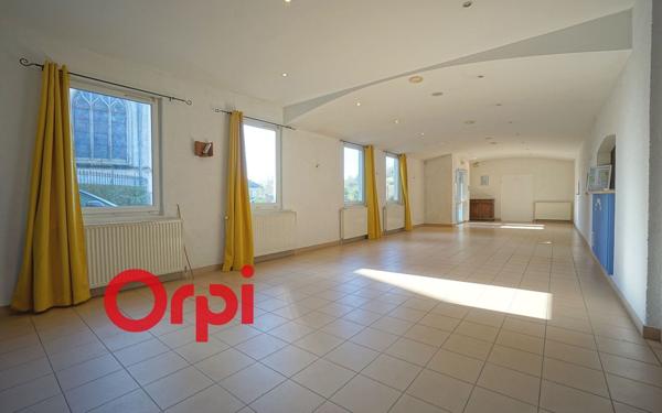 Immeuble à vendre    7 pièces •  Orbec