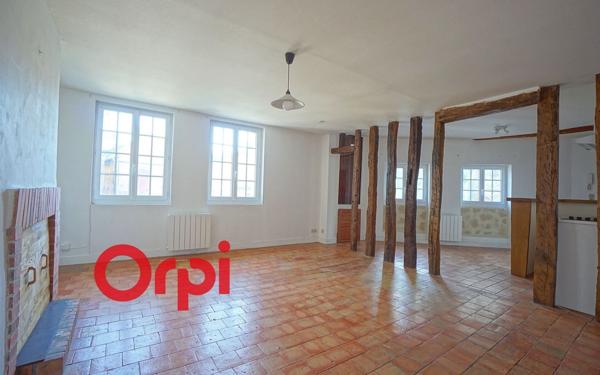 Immeuble à vendre    7 pièces •  Orbec