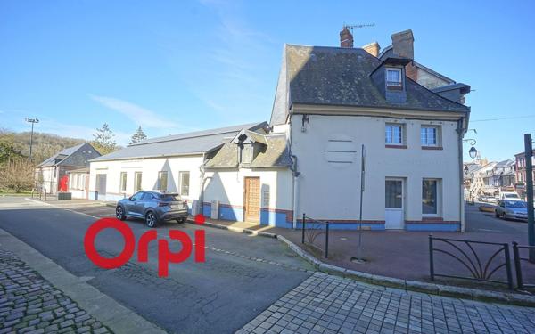 Immeuble à vendre    7 pièces •  Orbec