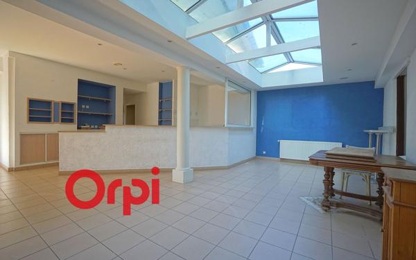 Immeuble à vendre    7 pièces •  Orbec