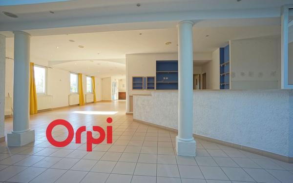 Immeuble à vendre    7 pièces •  Orbec