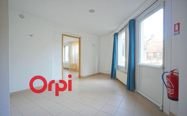 Immeuble à vendre    7 pièces •  Orbec