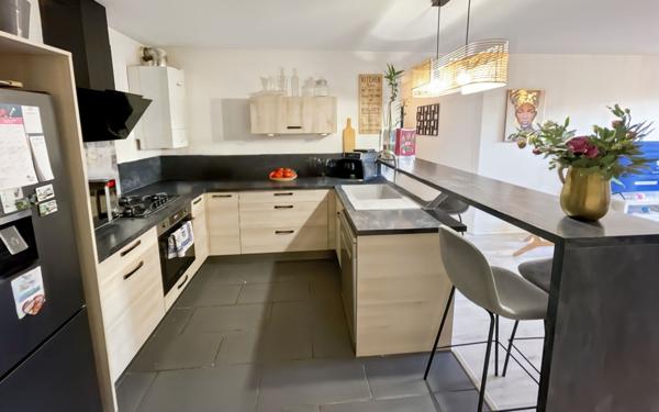 Appartement à vendre    4 pièces • 96 m2 Trélissac