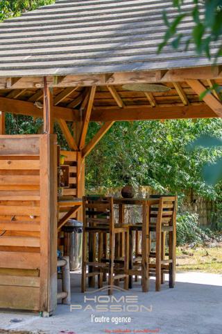 BREUILLET  MAISON FAMILIALE AU CUR D'UN ÉCRIN DE NATURE CÔTIÈRE