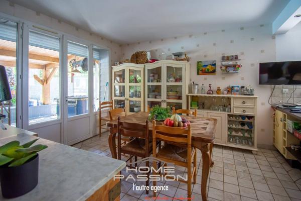 BREUILLET  MAISON FAMILIALE AU CUR D'UN ÉCRIN DE NATURE CÔTIÈRE