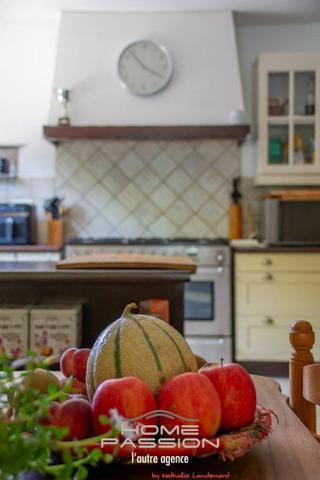 BREUILLET  MAISON FAMILIALE AU CUR D'UN ÉCRIN DE NATURE CÔTIÈRE