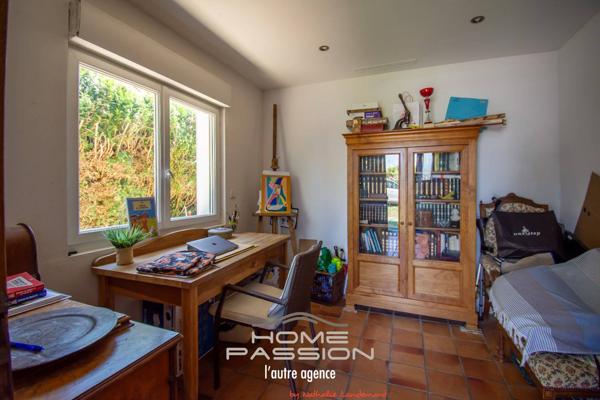 BREUILLET  MAISON FAMILIALE AU CUR D'UN ÉCRIN DE NATURE CÔTIÈRE