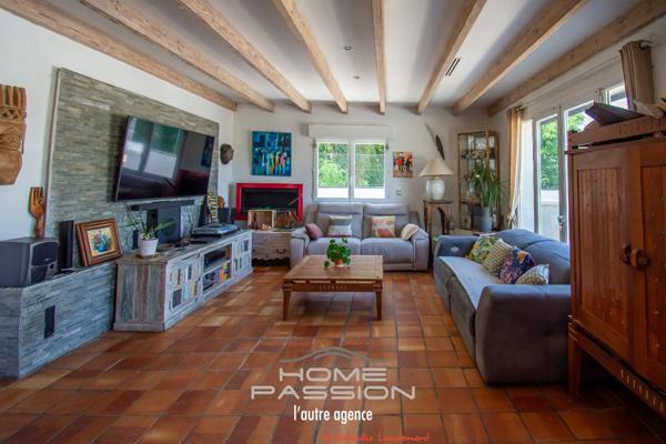 BREUILLET  MAISON FAMILIALE AU CUR D'UN ÉCRIN DE NATURE CÔTIÈRE