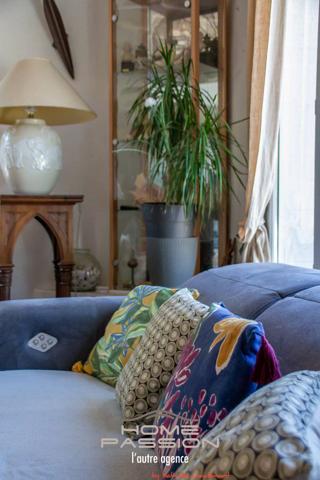 BREUILLET  MAISON FAMILIALE AU CUR D'UN ÉCRIN DE NATURE CÔTIÈRE