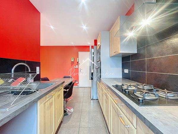 Millau (12100) APT F3 48 M2 AVEC STATIONNEMENT ET BALCON