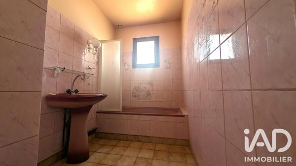 Maison à vendre 5 pièces 101 m² Neuillé-Pont-Pierre