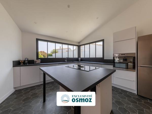 Maison récente type 4 style réthaise avec jardin et piscine