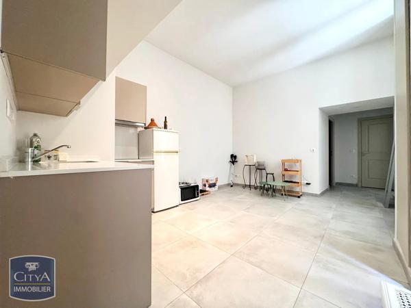 Appartement à louer 3 pièces 51m² Nîmes (30000)
