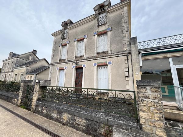 A Vendre Maison et local à rénover à 20 mn de Périgueux à Sorges et Ligueux en Périgord