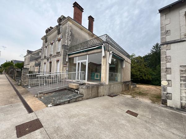 A Vendre Maison et local à rénover à 20 mn de Périgueux à Sorges et Ligueux en Périgord