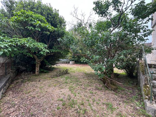 A Vendre Maison et local à rénover à 20 mn de Périgueux à Sorges et Ligueux en Périgord