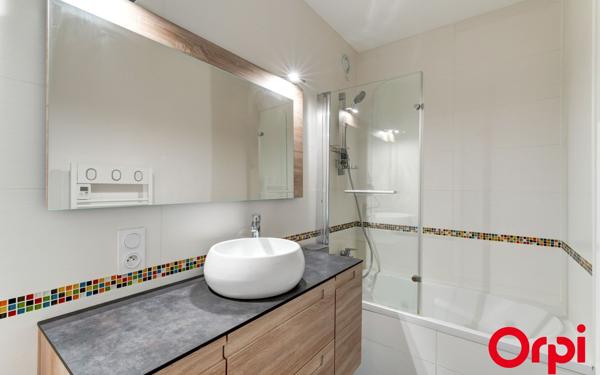 Appartement à vendre    3 pièces • 78,92 m2 Vénissieux