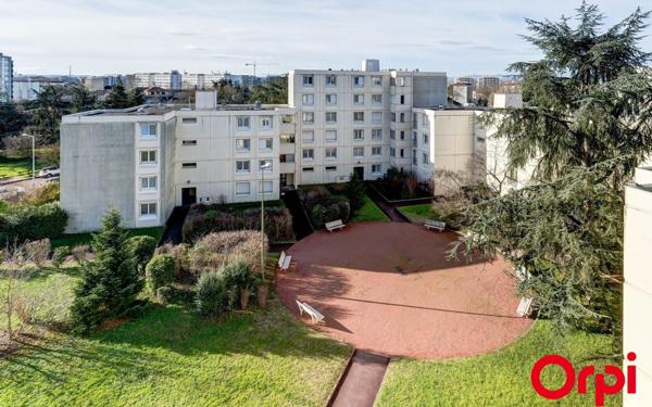 Appartement à vendre    3 pièces • 78,92 m2 Vénissieux