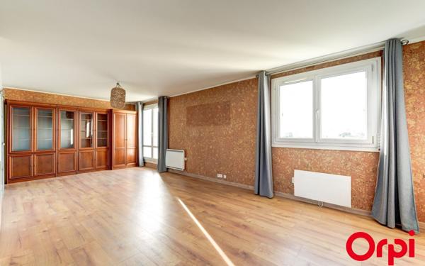 Appartement à vendre    3 pièces • 78,92 m2 Vénissieux