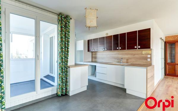 Appartement à vendre    3 pièces • 78,92 m2 Vénissieux