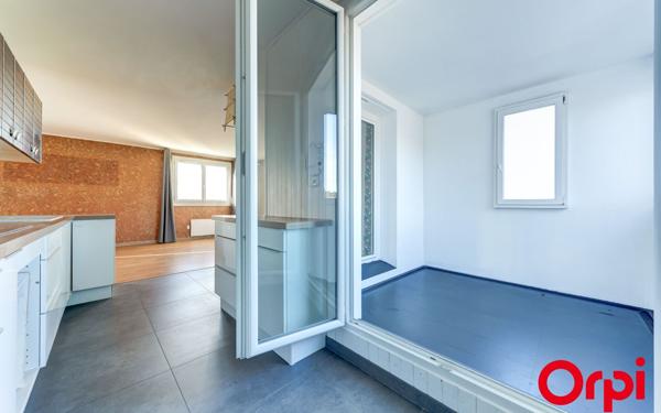 Appartement à vendre    3 pièces • 78,92 m2 Vénissieux