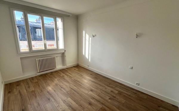 Appartement à vendre    2 pièces • 46,78 m2 Saint-Mandé