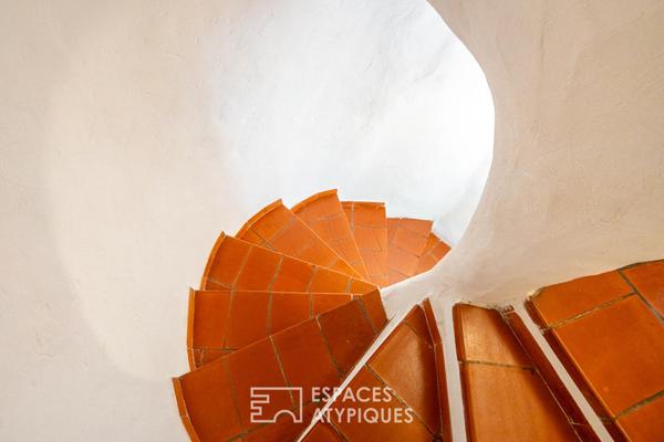 Mas en pierre du XVII° avec jardin