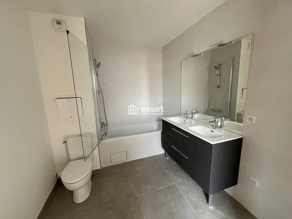 Location Appartement 4 pièces 97.97 m² - Courbevoie 92400