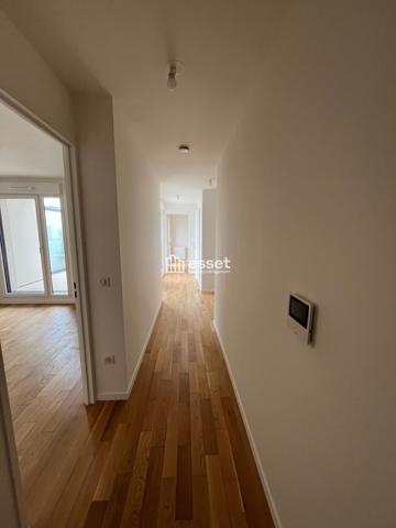 Location Appartement 4 pièces 97.97 m² - Courbevoie 92400