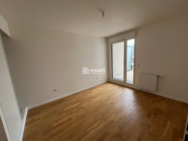 Location Appartement 4 pièces 97.97 m² - Courbevoie 92400