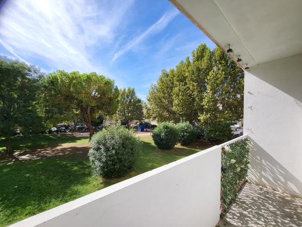 APPARTEMENT 4 PIECES AVEC BALCON VUE SUR JARDIN