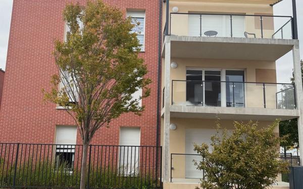 Appartement à vendre    3 pièces • 65 m2 Pont-de-Metz