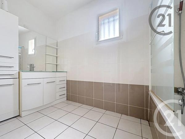 Maison à vendre  4 pièces - 90 m 2   CANNES ECLUSE  - 77