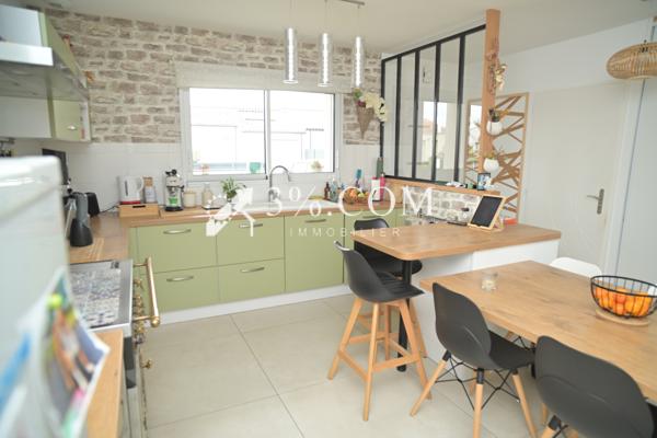 Maison
                                                                                                                                                                                                                                                                                                                        5 pièce(s)                                                                                                                                                                                                          2 chambre(s)                                                                                                                                                                                                          102  m²