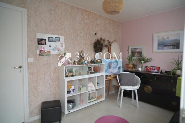 Maison
                                                                                                                                                                                                                                                                                                                        5 pièce(s)                                                                                                                                                                                                          2 chambre(s)                                                                                                                                                                                                          102  m²