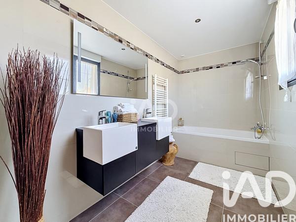 Maison à vendre 6 pièces 160,5 m² Pontault-Combault